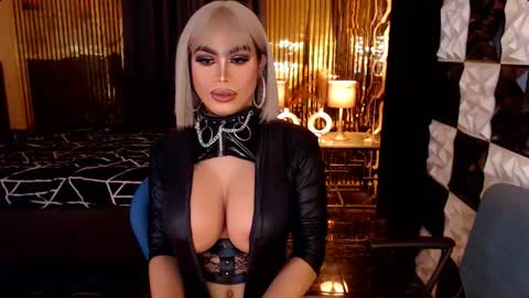 Snapshot of ravenmystiquex chatting on May 28, 2026, 12:52 am ravenmystiquex online show from May 28, 2026, 12:52 am
