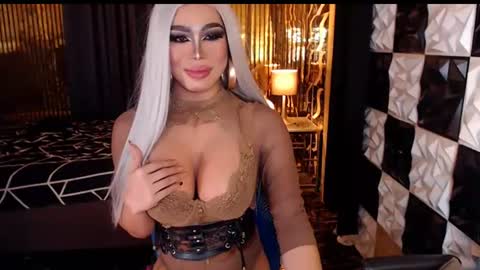 Snapshot of ravenmystiquex chatting on June 22, 2026, 1:40 am ravenmystiquex online show from June 22, 2026, 1:40 am