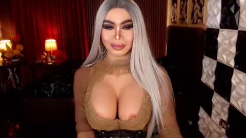Snapshot of ravenmystiquex chatting on July 7, 2026, 12:24 am ravenmystiquex online show from July 7, 2026, 12:24 am