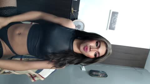 Snapshot of ravennax chatting on February 24, 2025, 8:14 pm ravennaxx online show from February 24, 2025, 8:14 pm