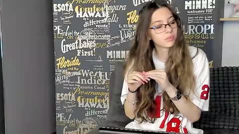Snapshot of ravennbliss chatting on May 26, 2026, 5:03 am RavennBliss online show from May 26, 2026, 5:03 am