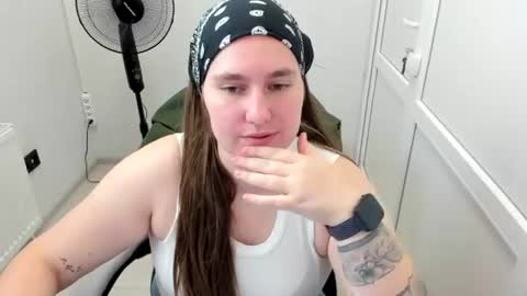 Snapshot of ravenncloud chatting on July 7, 2026, 6:47 am Raven online show from July 7, 2026, 6:47 am