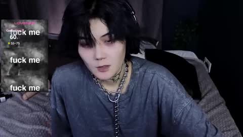 Snapshot of ravens_nest_ chatting on October 8, 2025, 4:26 pm Raven online show from October 8, 2025, 4:26 pm