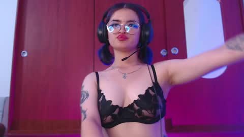 raventh_ online show from April 9, 2026, 6:19 am