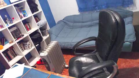 ravingr3d3 online show from April 6, 2026, 10:00 pm