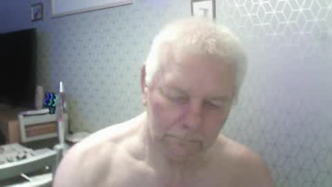 Snapshot of ray477 chatting on July 7, 2026, 10:36 pm ray477 online show from July 7, 2026, 10:36 pm