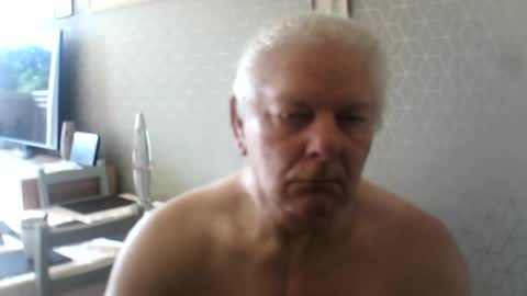Snapshot of ray477 chatting on August 4, 2026, 8:28 am ray477 online show from August 4, 2026, 8:28 am