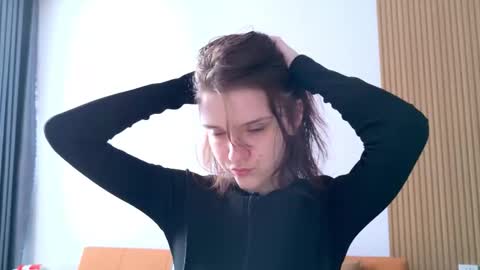 Ray-Ray online show from November 28, 2025, 1:08 am