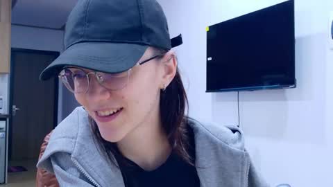 Ray-Ray online show from January 7, 2026, 4:48 am