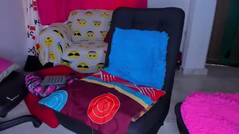 ray_long222 online show from September 21, 2025, 1:35 pm