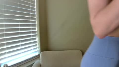 RayBabe online show from October 15, 2025, 8:53 pm