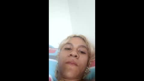 Snapshot of raycatt chatting on December 25, 2024, 9:54 pm Ray online show from December 25, 2024, 9:54 pm