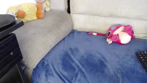 Snapshot of raycatt chatting on January 5, 2026, 6:44 pm Ray online show from January 5, 2026, 6:44 pm