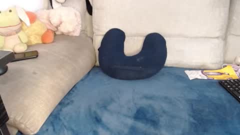 Snapshot of raycatt chatting on January 7, 2026, 6:43 pm Ray online show from January 7, 2026, 6:43 pm