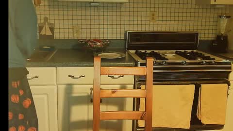 Snapshot of raylene4u2 chatting on December 13, 2024, 9:13 am Ray online show from December 13, 2024, 9:13 am