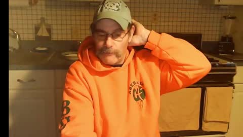 Snapshot of raylene4u2 chatting on January 12, 2025, 8:46 am Ray online show from January 12, 2025, 8:46 am