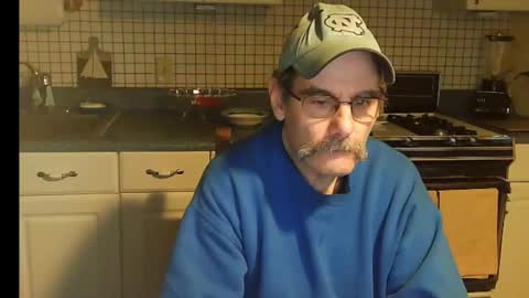 Snapshot of raylene4u2 chatting on January 13, 2025, 9:41 am Ray online show from January 13, 2025, 9:41 am