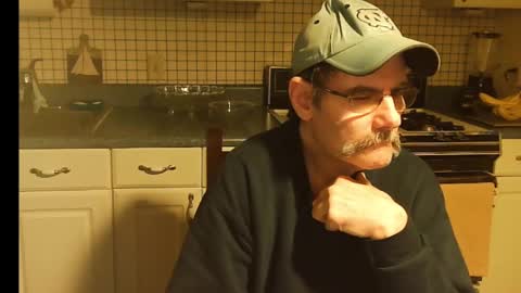 Snapshot of raylene4u2 chatting on February 11, 2025, 8:48 am Ray online show from February 11, 2025, 8:48 am