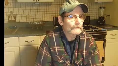 Snapshot of raylene4u2 chatting on March 3, 2025, 11:22 am Ray online show from March 3, 2025, 11:22 am