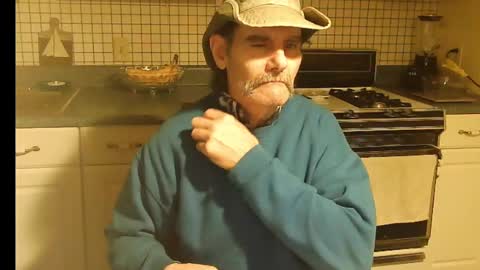 Snapshot of raylene4u2 chatting on October 13, 2025, 9:31 am Ray online show from October 13, 2025, 9:31 am