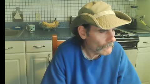 Snapshot of raylene4u2 chatting on October 21, 2025, 7:03 pm Ray online show from October 21, 2025, 7:03 pm