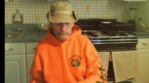 Snapshot of raylene4u2 chatting on October 27, 2025, 8:02 pm Ray online show from October 27, 2025, 8:02 pm