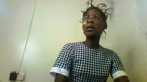 Snapshot of raylucia chatting on April 21, 2026, 2:15 am ray online show from April 21, 2026, 2:15 am