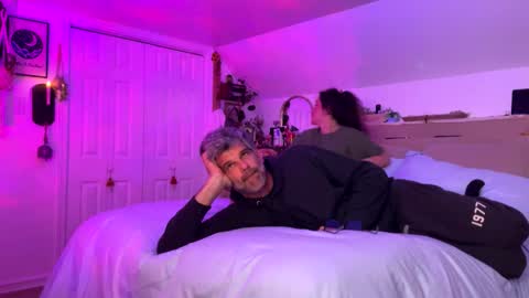 Snapshot of raymag444 chatting on February 11, 2026, 5:12 am raymag444 online show from February 11, 2026, 5:12 am