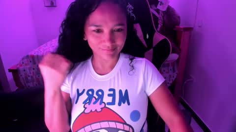 Snapshot of rayza_mature_ chatting on November 19, 2025, 3:01 pm Danna online show from November 19, 2025, 3:01 pm