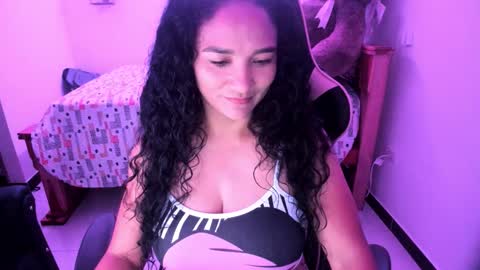 Snapshot of rayza_mature_ chatting on November 29, 2025, 2:53 pm Danna online show from November 29, 2025, 2:53 pm