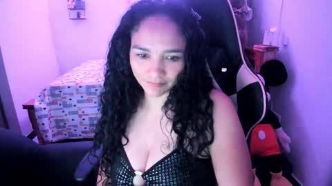 Snapshot of rayza_mature_ chatting on March 4, 2026, 2:45 pm Danna online show from March 4, 2026, 2:45 pm