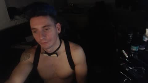 Snapshot of rayzel31 chatting on November 30, 2025, 5:06 pm Rayzel online show from November 30, 2025, 5:06 pm