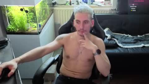 Snapshot of rayzel31 chatting on January 19, 2026, 12:31 pm Rayzel online show from January 19, 2026, 12:31 pm