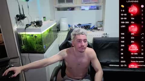 Snapshot of rayzel31 chatting on February 17, 2026, 11:00 pm Rayzel online show from February 17, 2026, 11:00 pm