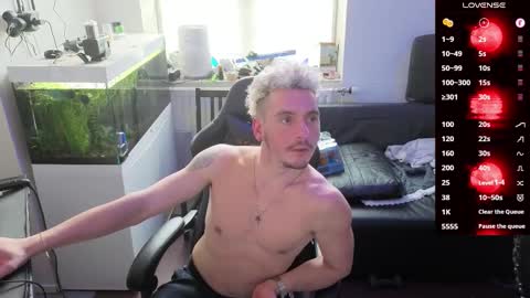 Snapshot of rayzel31 chatting on February 19, 2026, 1:07 pm Rayzel online show from February 19, 2026, 1:07 pm