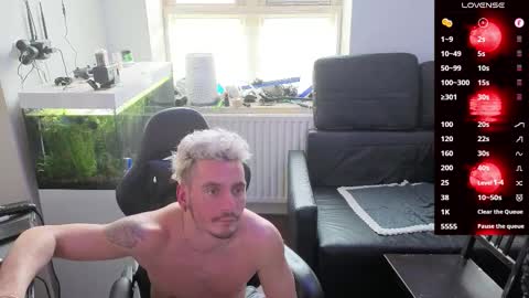 Snapshot of rayzel31 chatting on February 20, 2026, 12:38 pm Rayzel online show from February 20, 2026, 12:38 pm