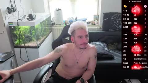 Rayzel online show from April 1, 2026, 1:41 pm