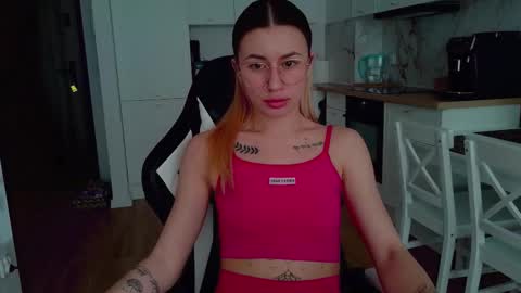 Leo  Luna online show from March 18, 2026, 3:04 pm