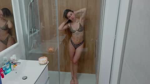 Leo  Luna online show from March 27, 2026, 1:44 pm