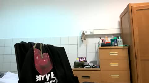 Rey online show from April 25, 2026, 8:28 am