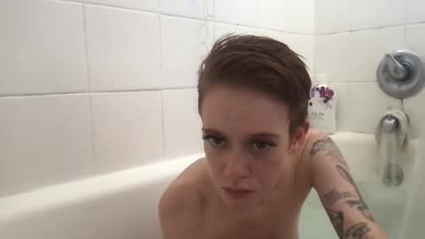 Roxiexo online show from March 4, 2025, 5:03 pm