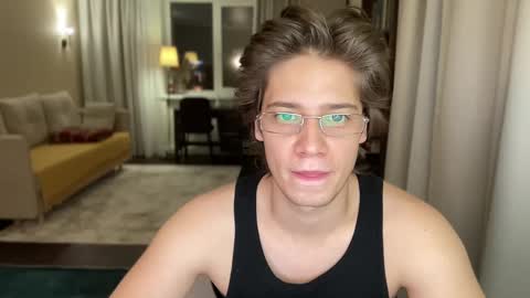 Snapshot of realsupermichael chatting on December 22, 2024, 5:10 pm AliceEve online show from December 22, 2024, 5:10 pm