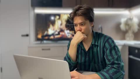 Snapshot of realsupermichael chatting on February 17, 2025, 8:36 pm AliceEve online show from February 17, 2025, 8:36 pm