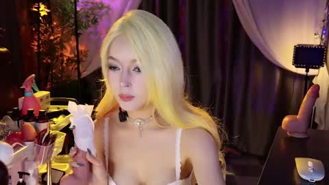 Snapshot of reaowna___ chatting on October 1, 2025, 12:00 pm reaowna___ online show from October 1, 2025, 12:00 pm