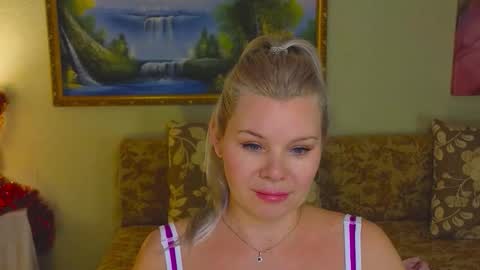 Snapshot of reasonforpassion_ chatting on February 1, 2026, 2:48 pm Im a little sick. Ill be back soon. online show from February 1, 2026, 2:48 pm