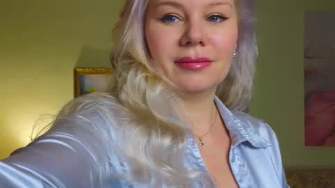 Snapshot of reasonforpassion_ chatting on March 1, 2026, 2:19 pm Im a little sick. Ill be back soon. online show from March 1, 2026, 2:19 pm