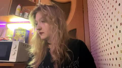 Snapshot of rebabojanowski chatting on March 31, 2026, 9:43 am olivia online show from March 31, 2026, 9:43 am