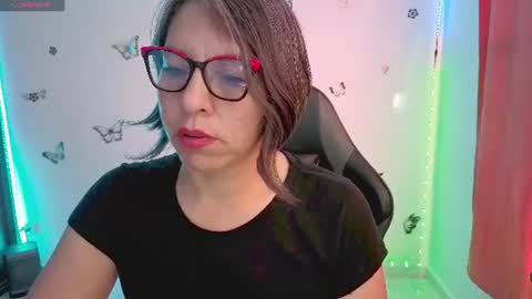 Rebbeca online show from July 28, 2026, 7:39 pm