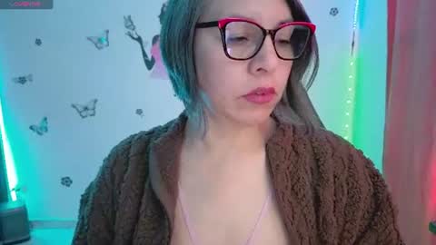 Rebbeca online show from July 28, 2026, 8:52 pm