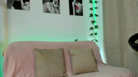Snapshot of rebeca_marchetti chatting on April 28, 2026, 9:31 pm Rebeca Marchetti online show from April 28, 2026, 9:31 pm